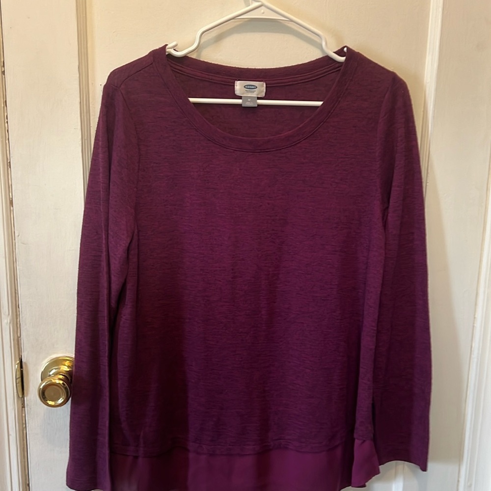 😎3/$20😎 Burgundy sweater lightweight. 3️⃣